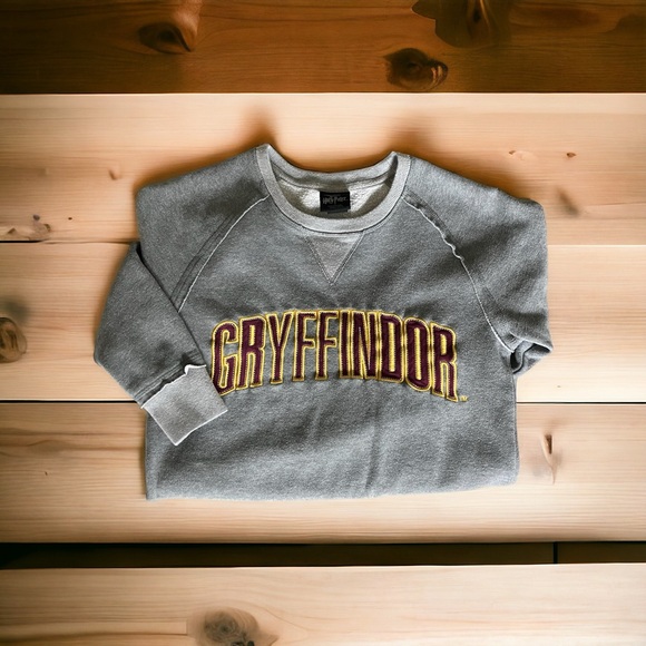 Harry Potter Universal Studios Sweatshirt Gryffindor Arm Patch Women’s XS - Picture 1 of 14